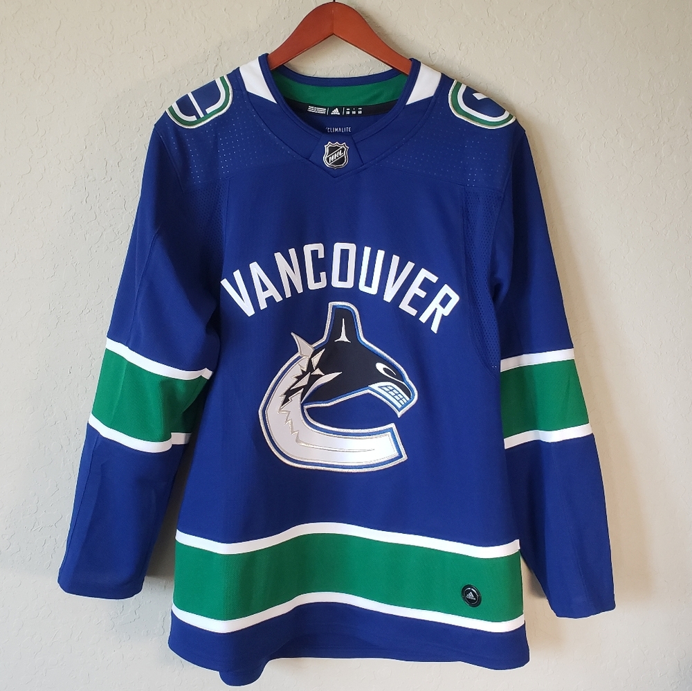 Adidas Vancouver Canucks NHL Hockey Jersey NWOT🏒